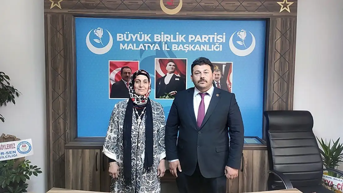 Büyük Birlik Partisi Kadın Kollarında Bayrak Değişimi