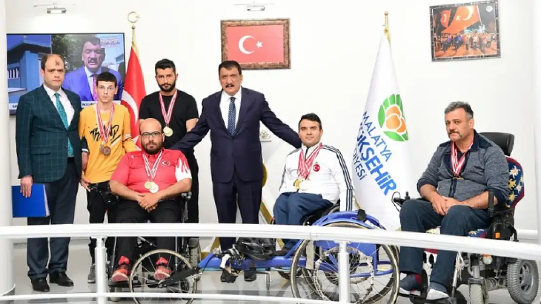 Büyükşehir Bel. Sporcuları Para Atletizm Şampiyonasına Damga Vurdu