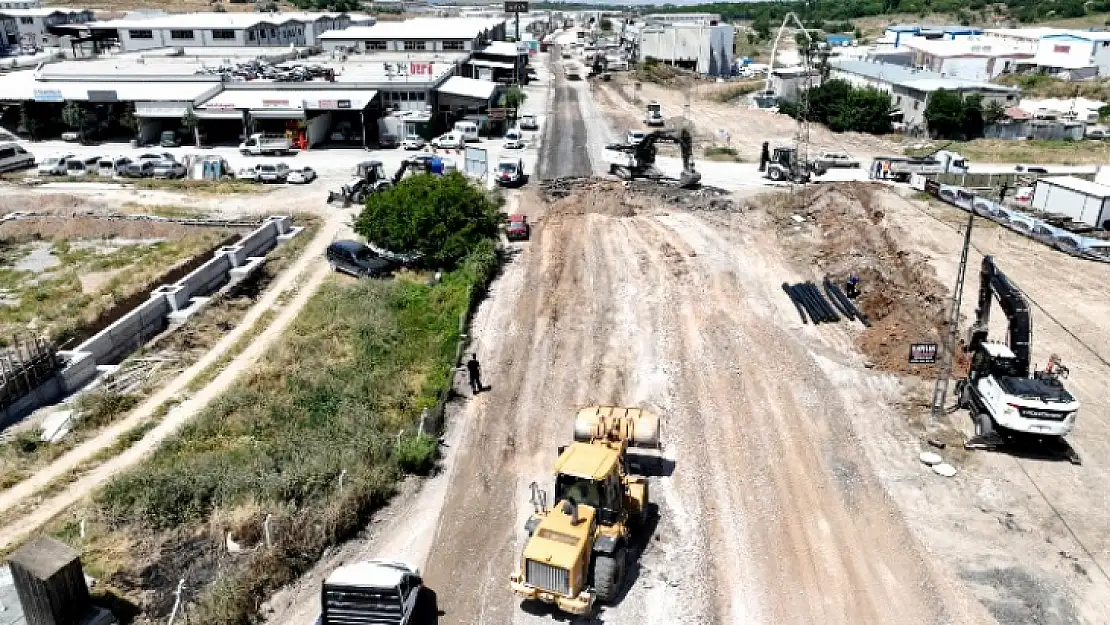 Büyükşehir Belediyesi Yol Çalışmalarını Sürdürüyor