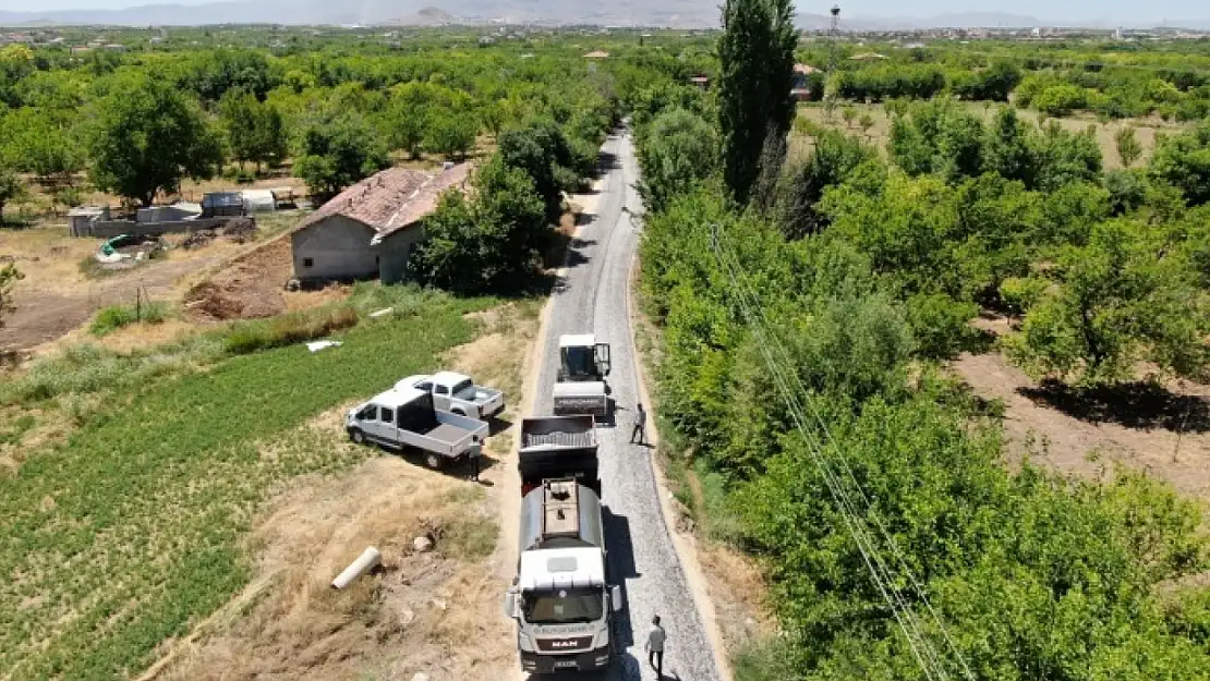 Büyükşehir Belediyesinden Mahallelerin Yol Sorununa Çözüm