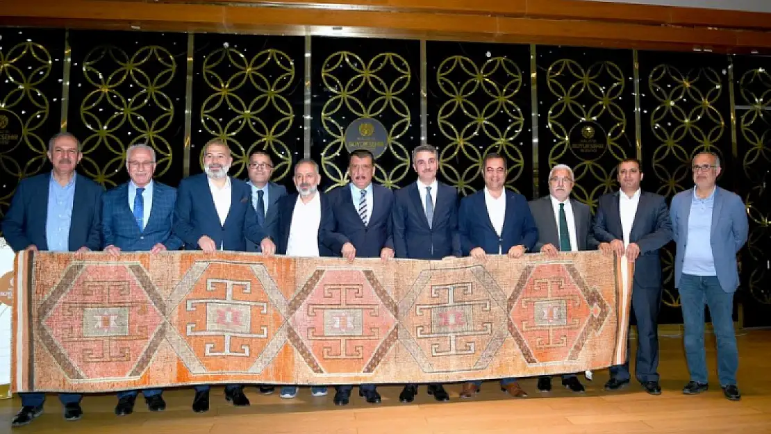 Büyükşehir Belediyesinden Vali Baruş'a Veda Yemeği