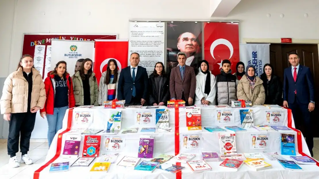 Büyükşehir'den Lise Öğrencilerine Kaynak Kitap Desteği