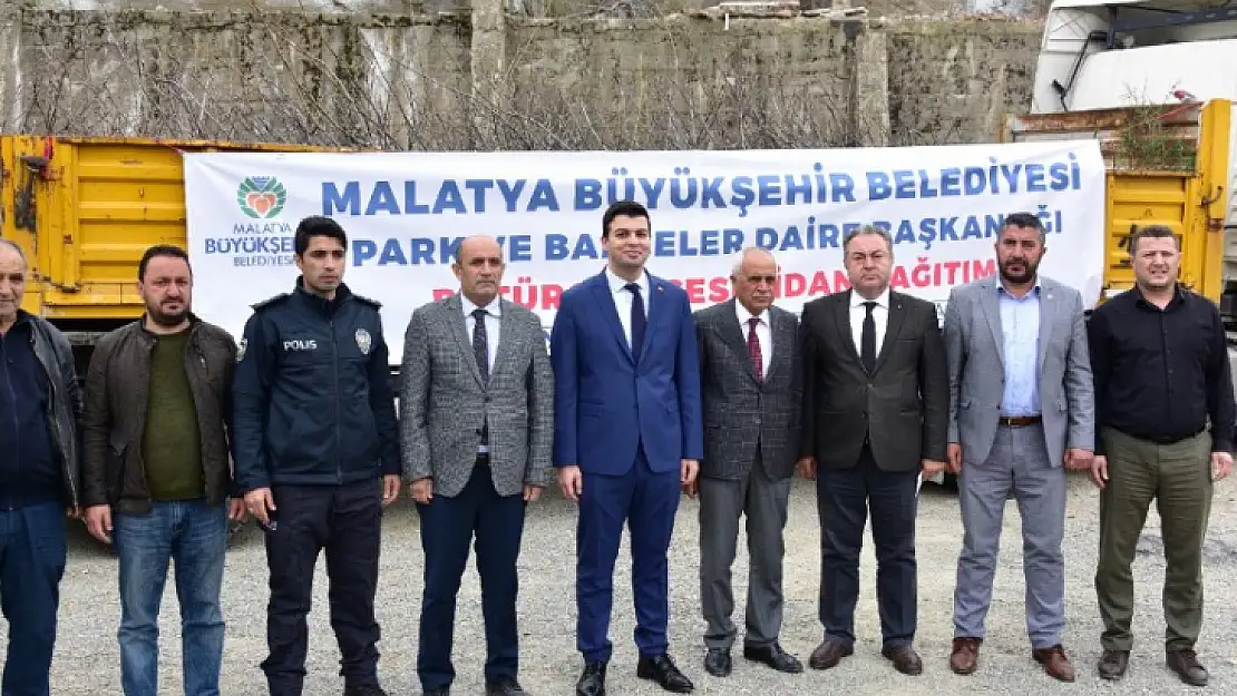 Büyükşehir'den Pütürge'de Fidan Dağıtımı