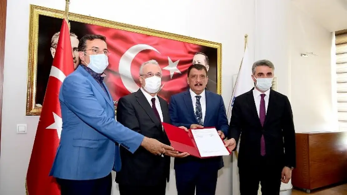 Büyükşehir Meydan Karşılığında Milli Eğitime Okul Alanı Bağışladı