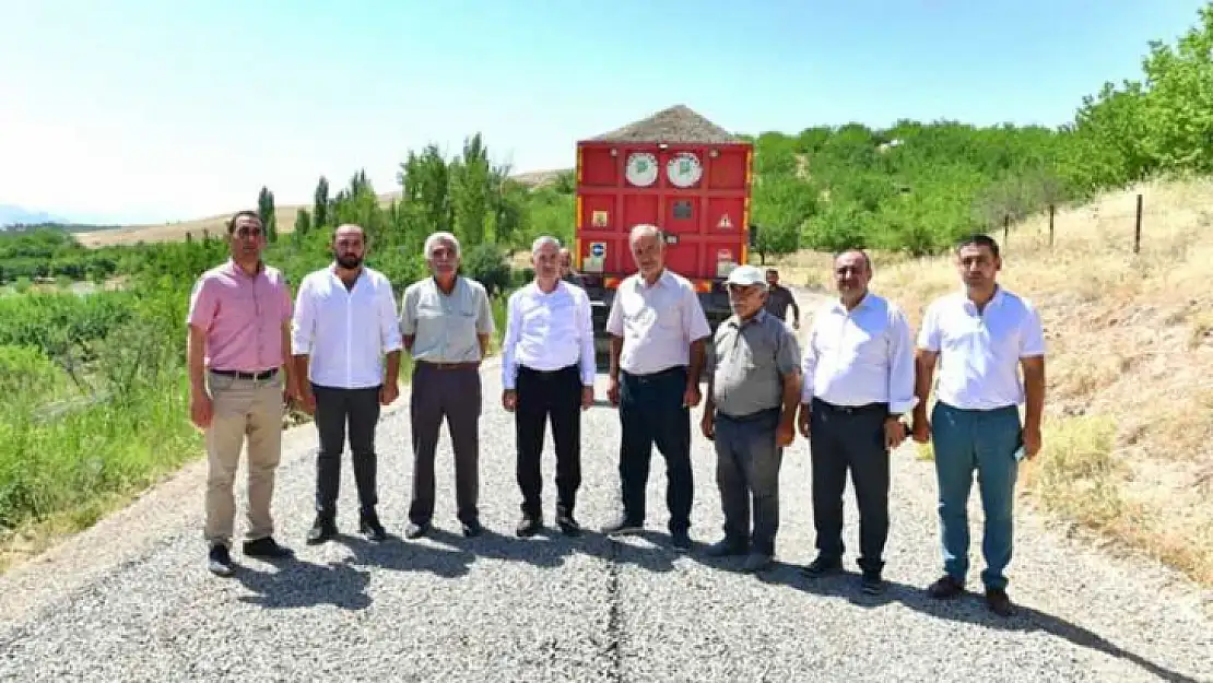 'Çayırköy İle Karahan Arasındaki 4,5 Km'lik Bağlantı Yolunu Konforlu Hale Getirdik'