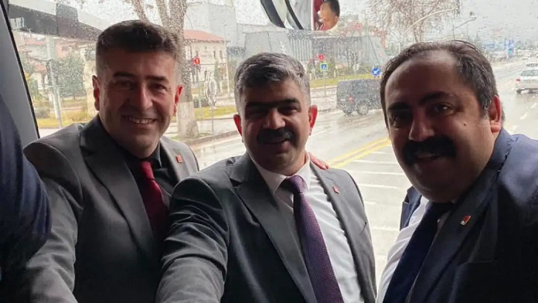 CHP 'li Karakuş Seçim Otobüsüyle Şehir Turuna Çıktı