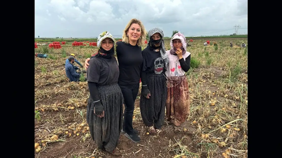 CHP Mv. Asu Kaya' 'Soğan Tarlasına Tatile Biraz da Siz Gelin ''