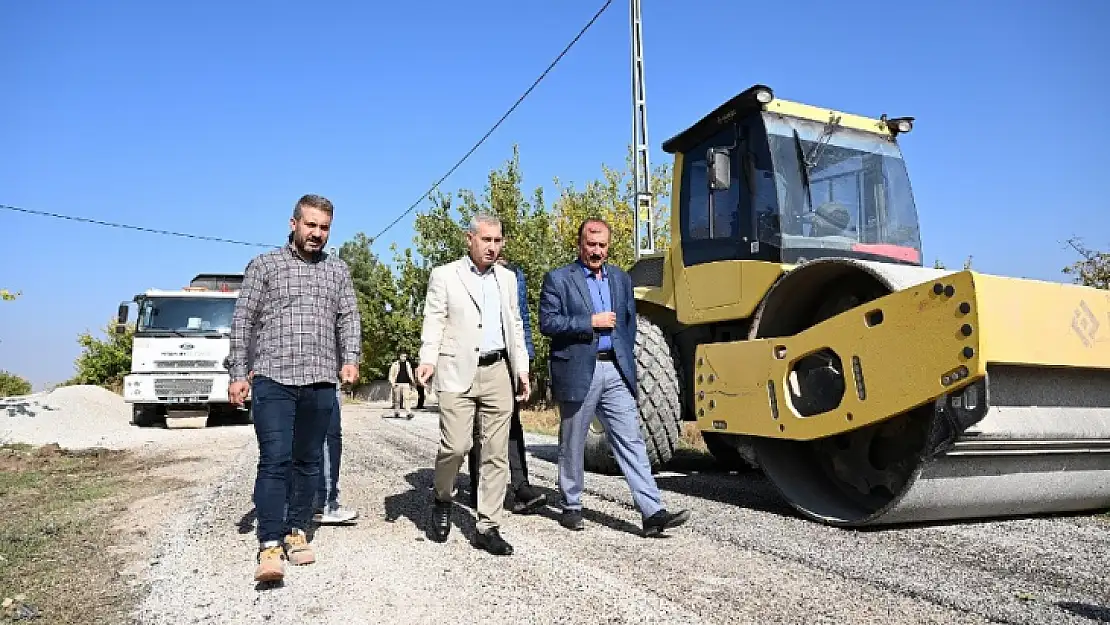 Çınar' Bölgemizde Asfaltsız Yol Bırakmadık'