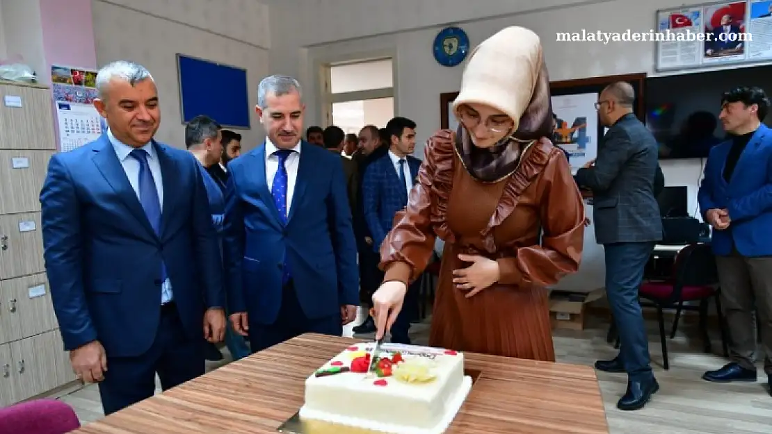 Çınar' Öğretmenlerimize Saygı, Geleceğimize Saygıdır'