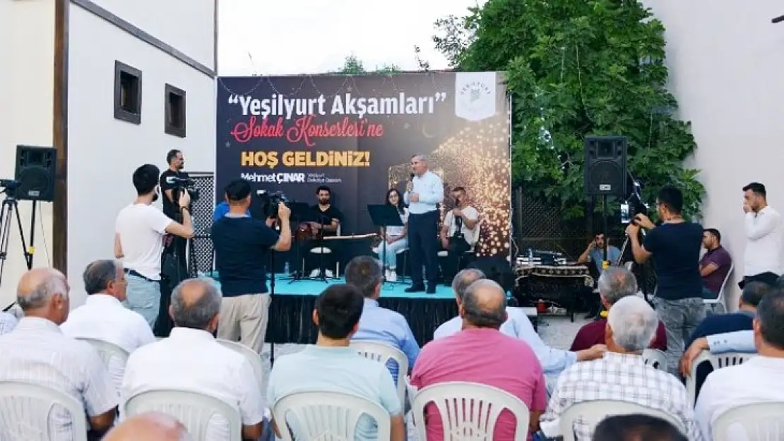 Çırmıktı Lezzet Caddesi 'Yeşilyurt Akşamları' Sokak Konserine Ev Sahipliği