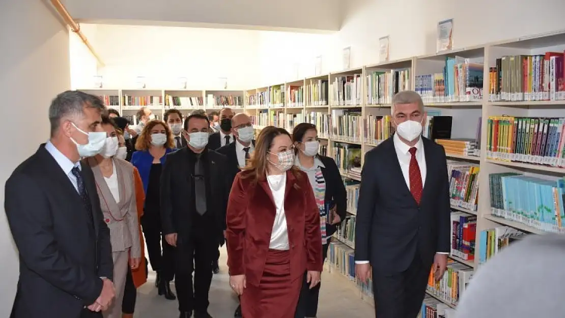 Cumhurbaşkanlığı Kütüphaneler Daire Başkanı Ayhan Tuğlu MTÜ'ye Konuk Oldu