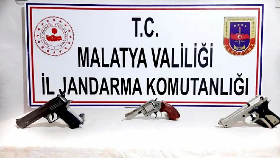 Darende İlçesinde Jandarma Silah Ele Geçirdi