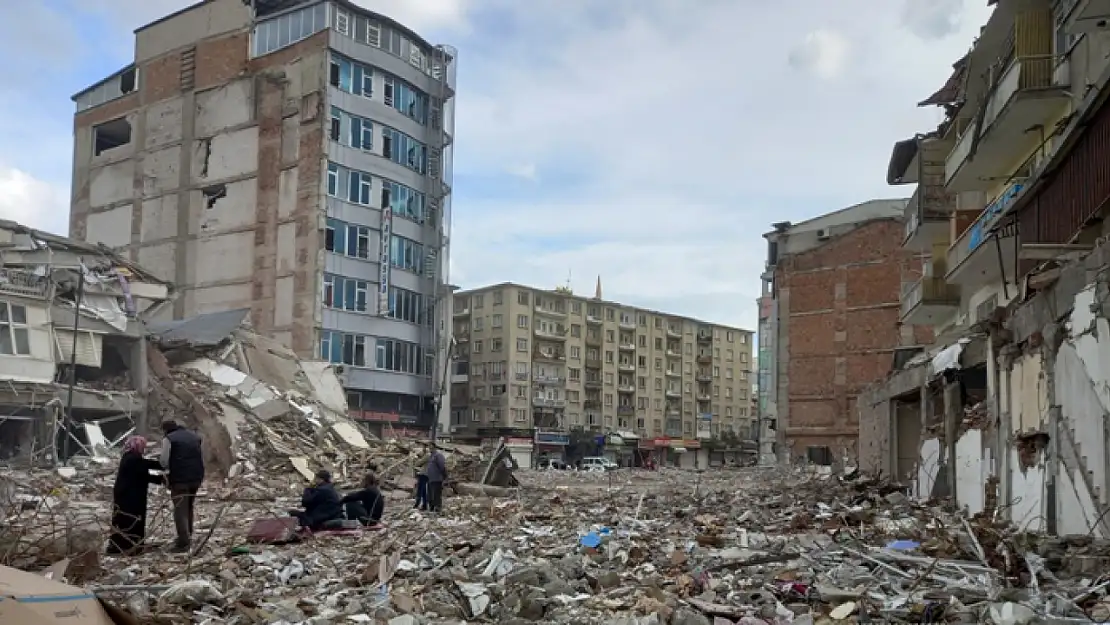 Deprem Bölgesinde Mücbir Sebep Hali Uzatıldı, Ancak Binlerce Mükellef Mağduriyet Yaşıyor