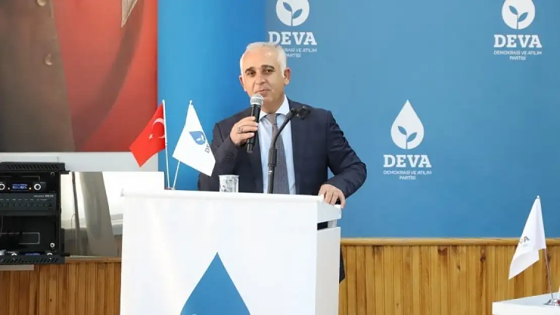Deva Partisi Malatya İl Başkanı Onur GÜNEŞ Çanakkale Zaferi'nin 106. Yılını kutlayarak şehitleri andı.