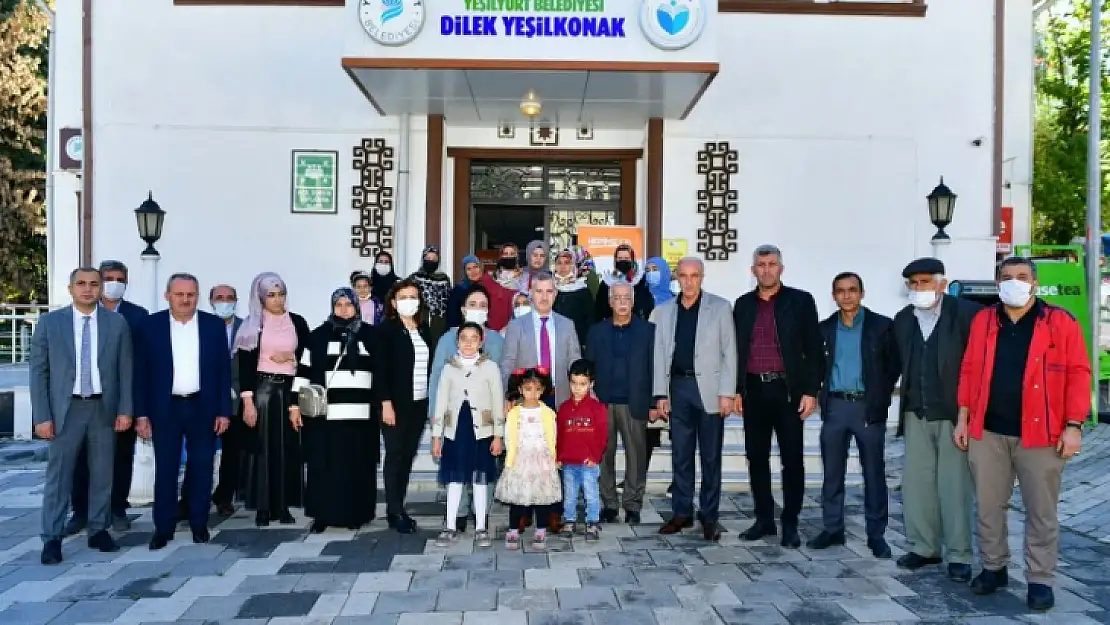 Dilek Yeşil Konak'ta Biçki-Dikiş Kursu Sergisi ve Sertifika Töreni