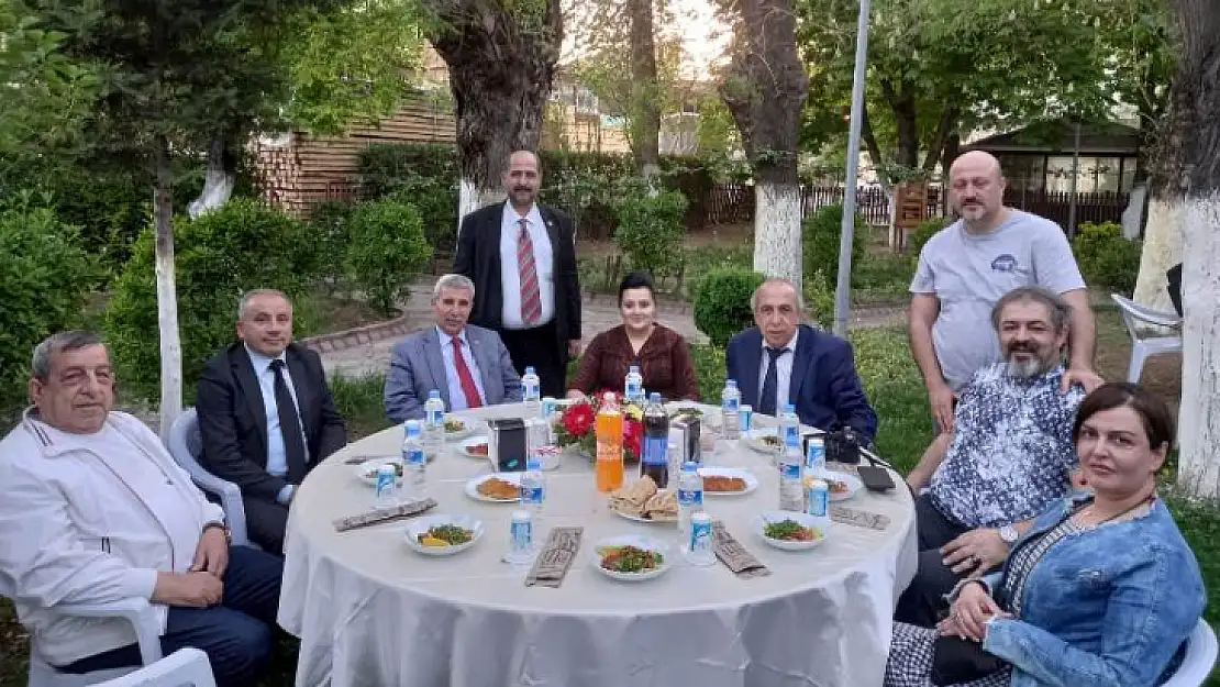 DİVAN Hastanesi Ailesi Geleneksel İftar Yemeğinde Buluştu