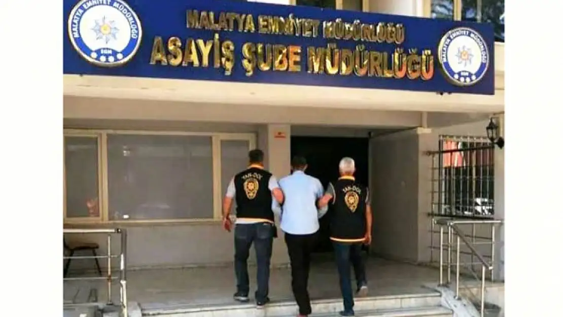 Dolandırıcılar Polisten Kaçamadı