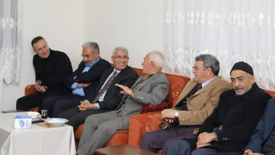 Eser Siyaseti Felsefesiyle Çalışıyoruz