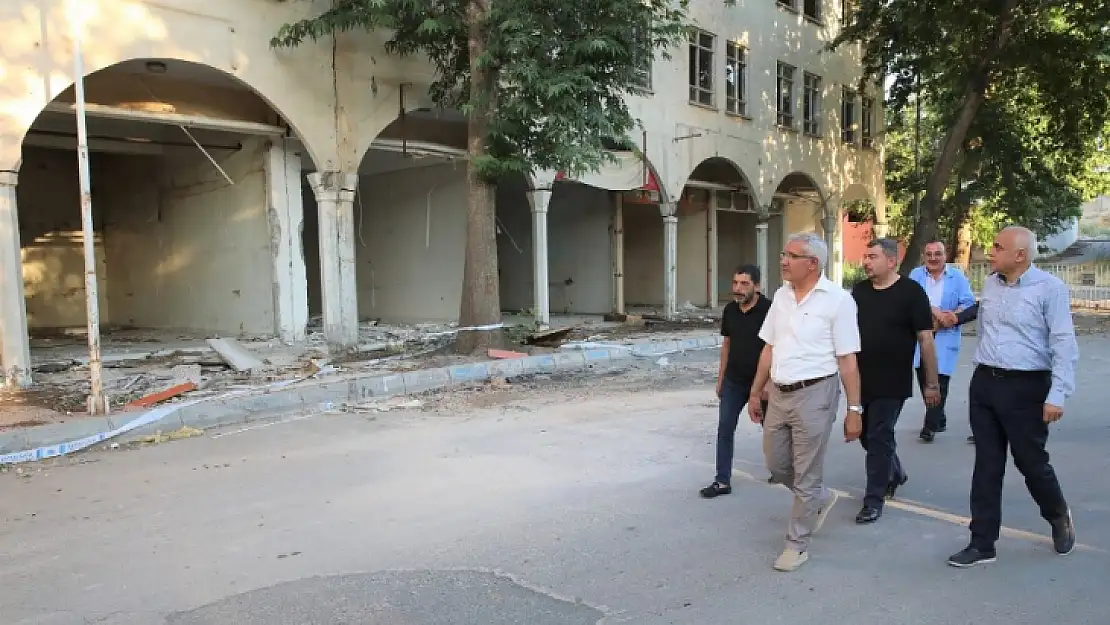 Eskimalatya'daki Eski Kaymakamlık Binasının Yıkımına Başlandı