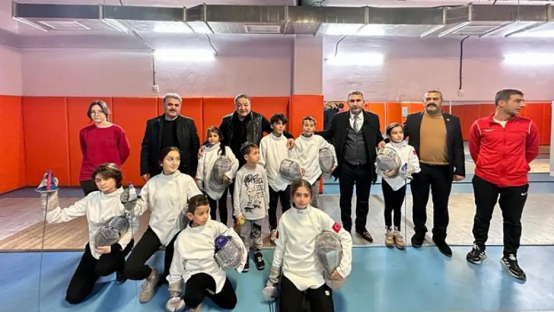 Fendoğlu: Gençlerimiz Devletine ve Milletine Her Zaman Sahip Çıkacaktır