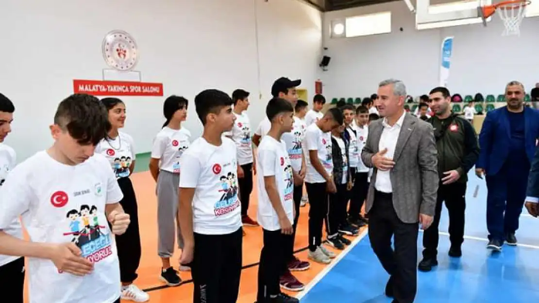 Geleneksel Wushu Kung Fu Şampiyonası Renkli Anlara Sahne Oldu