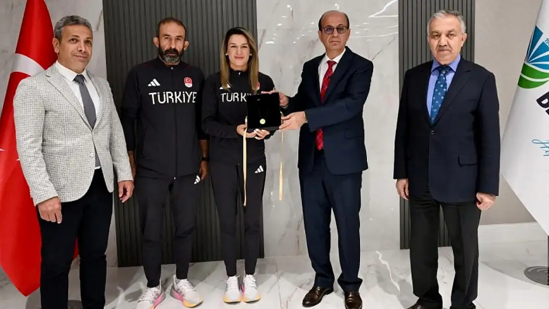 'Genç Sporcular, Hatice Akbaş'ı Örnek Almalı'