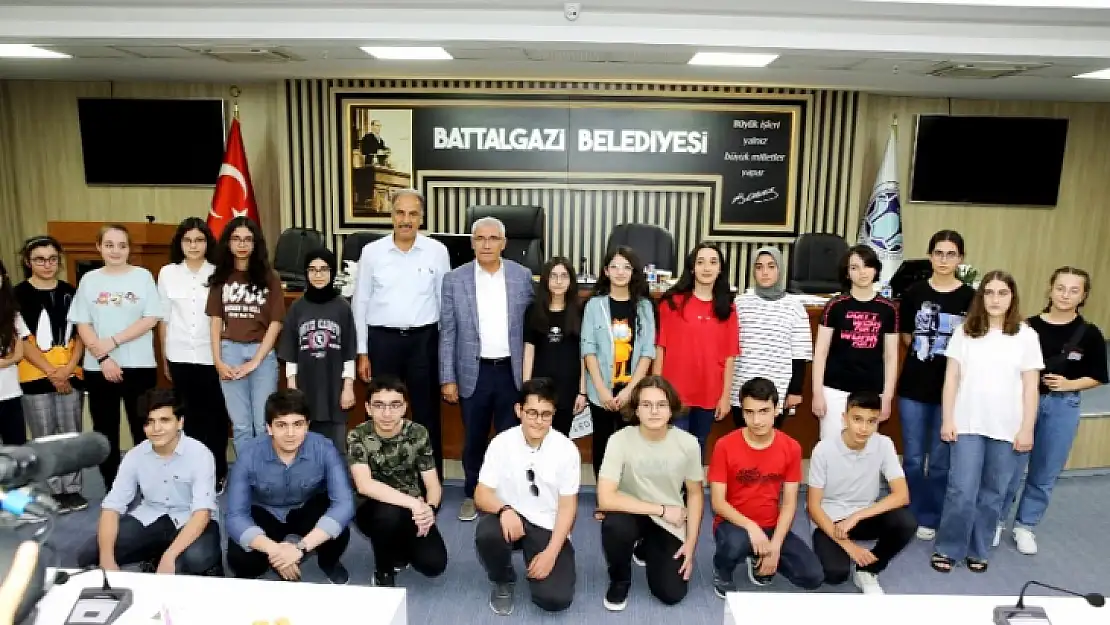 'Gençliğimizin Her Zaman Yanındayız'