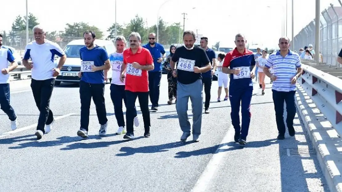 'Gençlik ve Spor Yılımızı Yeşilyurt Zafer Koşumuzla Taçlandırdık'