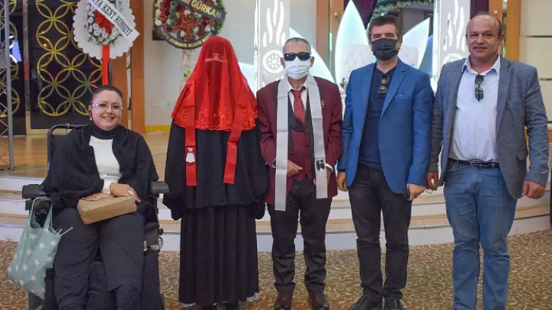 Görme Engelli Çiftin Mutlu Günü