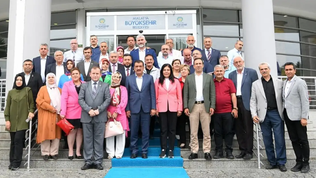 Gürkan, 'Demokrasi Nehrine Kaynak Sağlayan Muhtarlarımızdır'