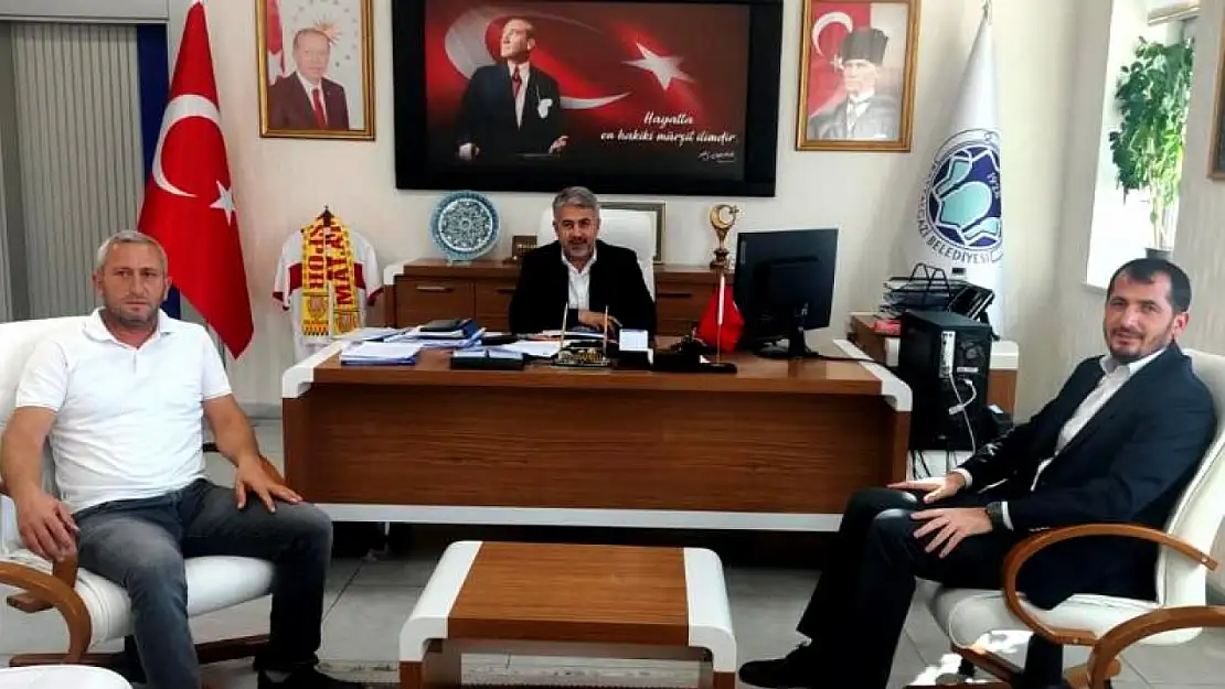 Hac'dan Dönen Başkan Yardımcısı Metin Ünlü'ye Anlamlı Ziyaret