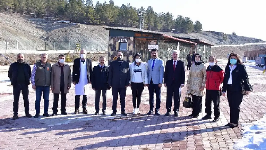 Hayvanseverlerden Geçici Hayvan Bakımevi'ne Ziyaret