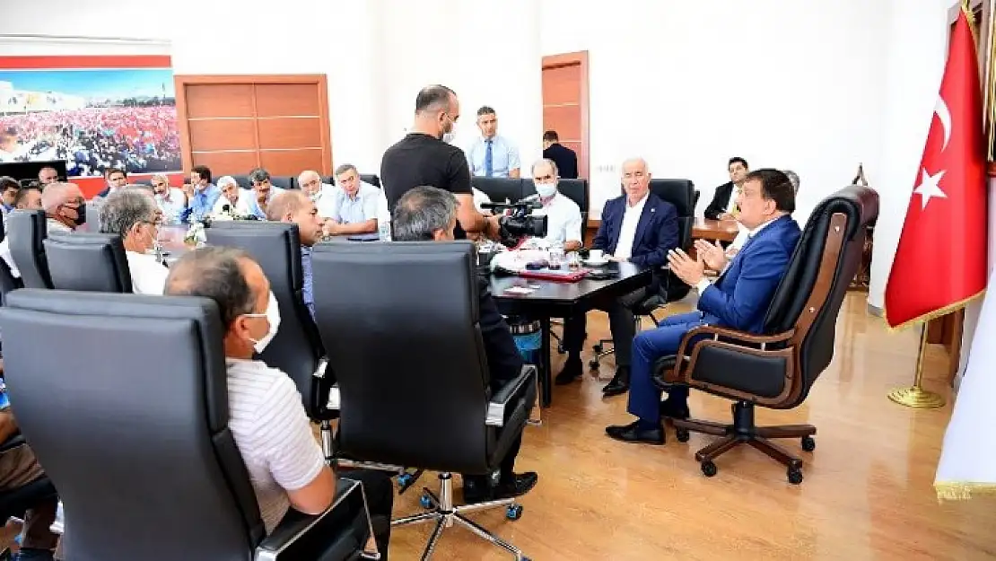 Hekimhan Belediye Başkanı Karadağ ve Muhtarlardan Gürkan'a Ziyaret