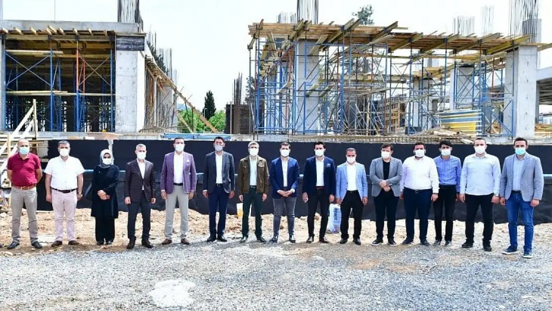 Hizmet Binası ve Millet Bahçesi Yapım Çalışmalarına Devam