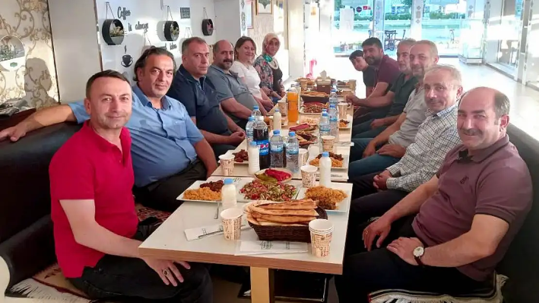 İl Müdürü Galip Sökmen'e Doğum Günü Sürprizi