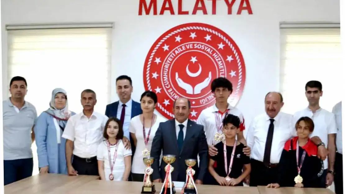 İl Müdürü Sökmen Şampiyon Gençlerle Bir Araya Geldi