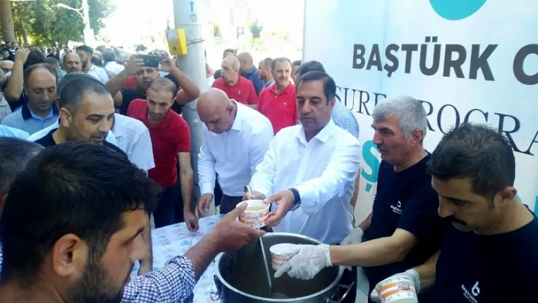 İşadamı Akif Baştürk'ün Aşure İkramına Yoğun ilgi