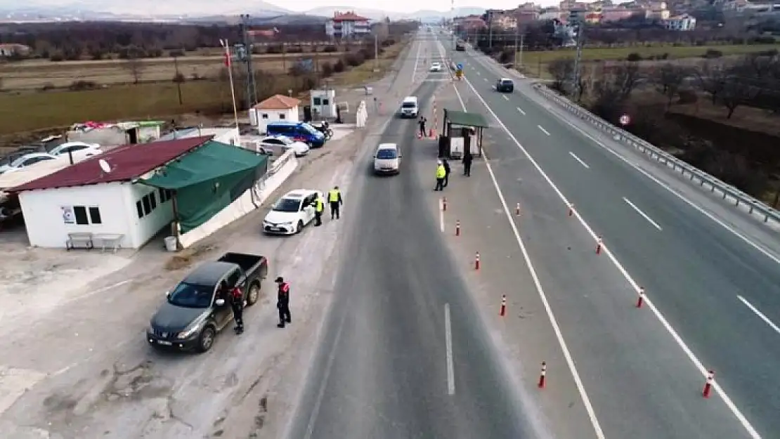 Jandarma'dan Emniyet Kemeri ve Cep Telefonlarına Dronlu Denetim