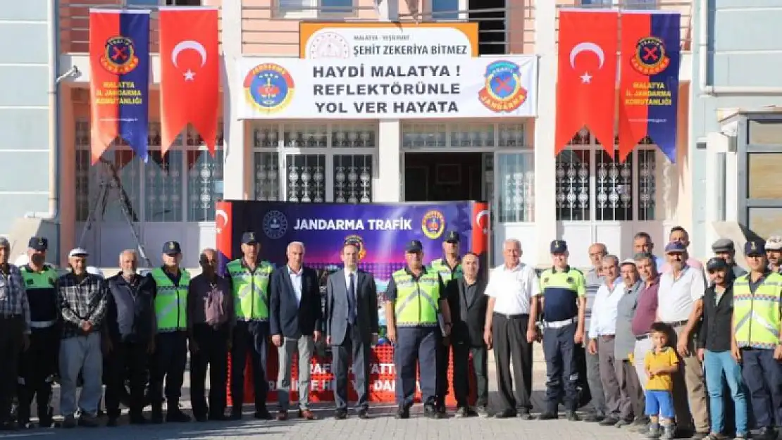 Jandarma'dan Traktör Sürücülerine Reflektör Uyarısı