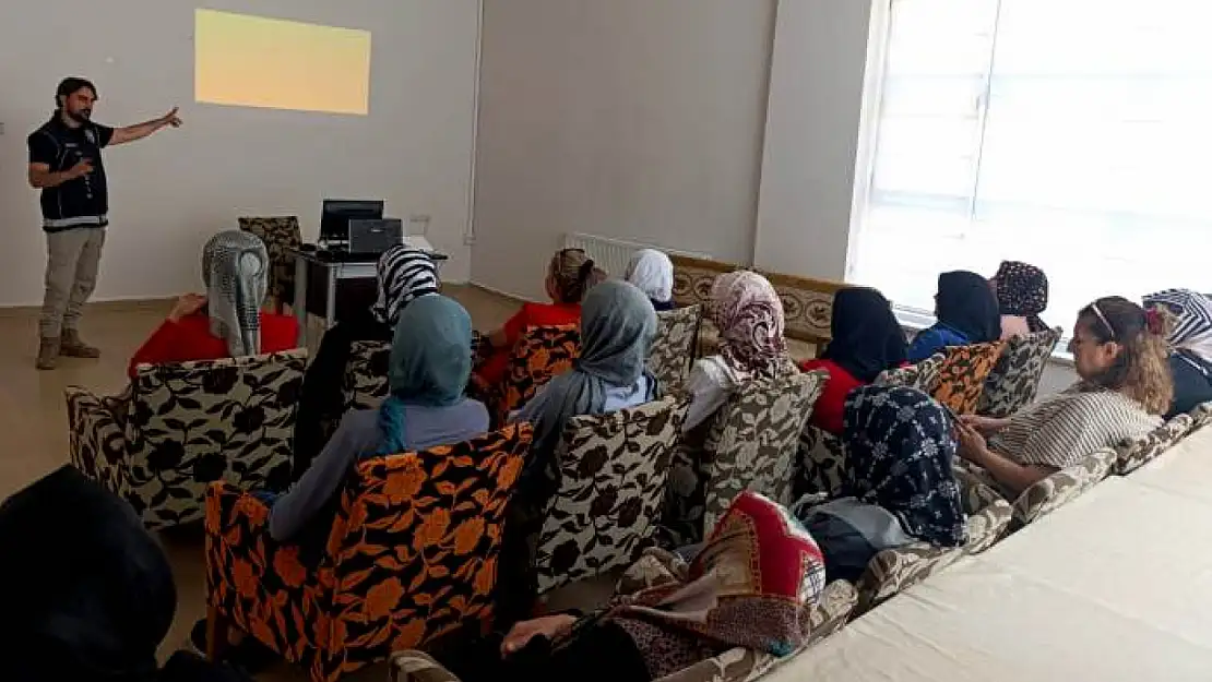 Kadın Vefa Konağında En İyi Polis Annedir eğitimi