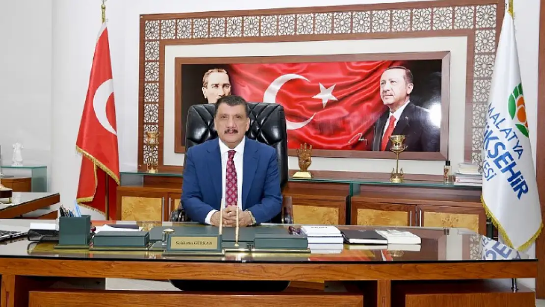 'Kadir Gecesinin Sevincini Aynı Anda Yaşıyoruz'