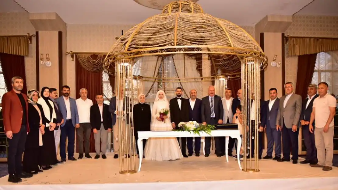 Kahveci ve Katıksız Ailelerinin Mutlu Günü
