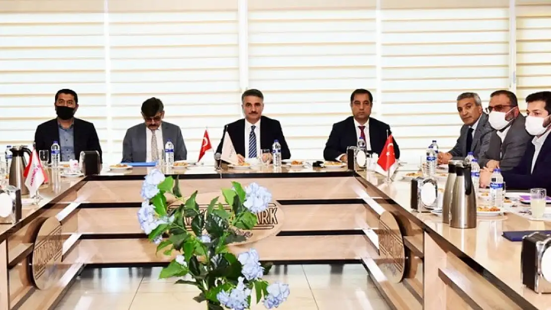 Kamu-Üniversite-Sanayi İş Birliği
