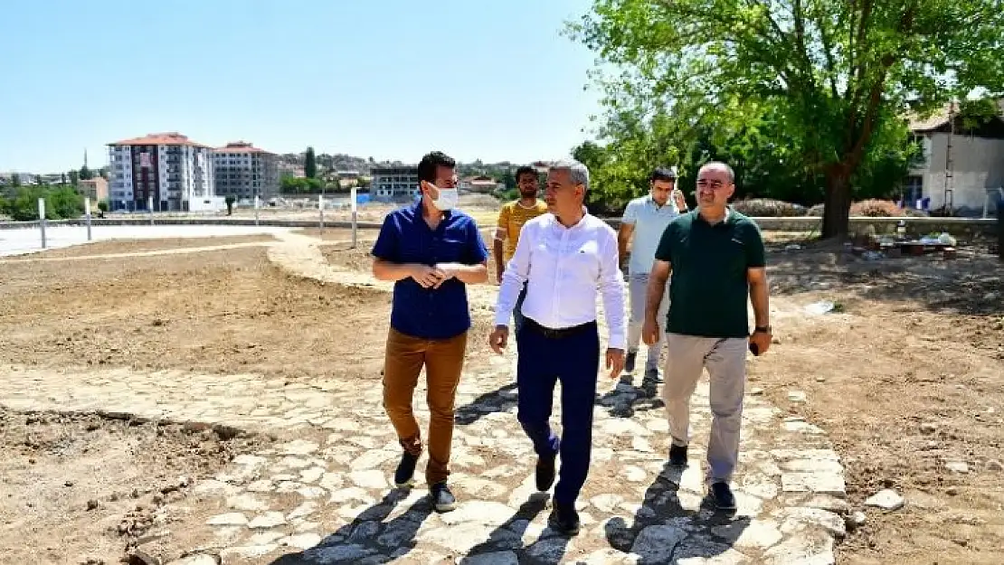 Kaynarca Sosyal Tesisleri ve Park Alanında Çalışmalar Yoğunlaştı