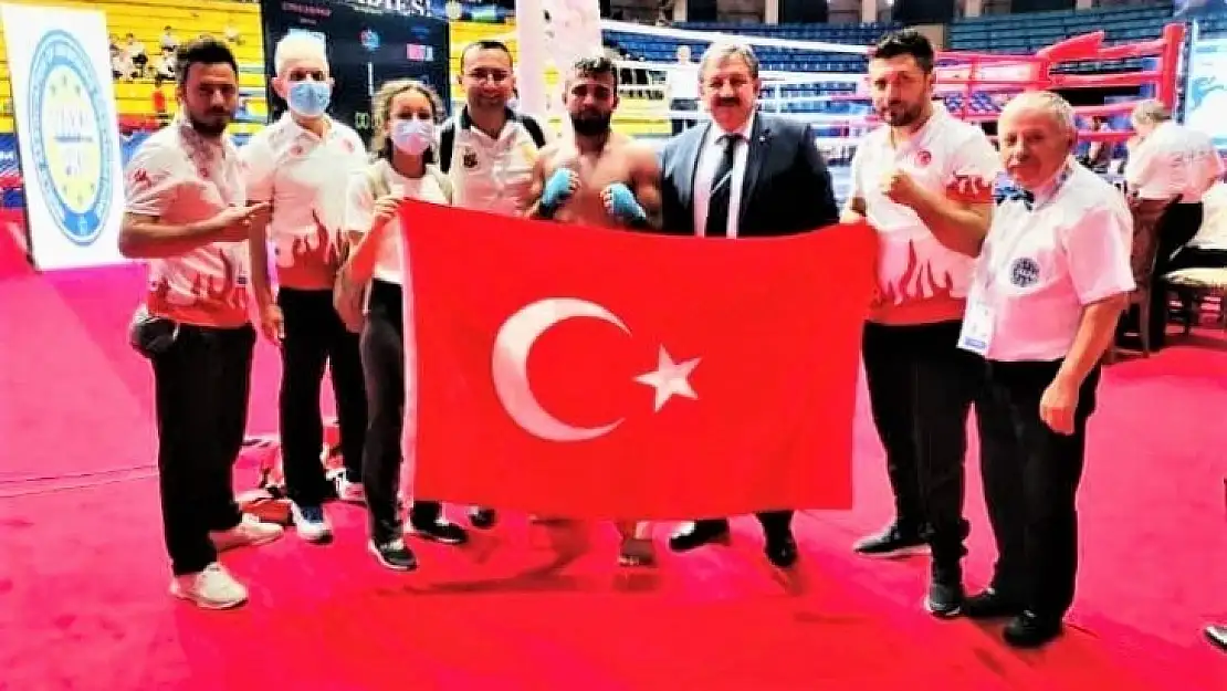 Kick Boks Avrupa Şampiyonu Malatyalı Okan Yamadağ Oldu