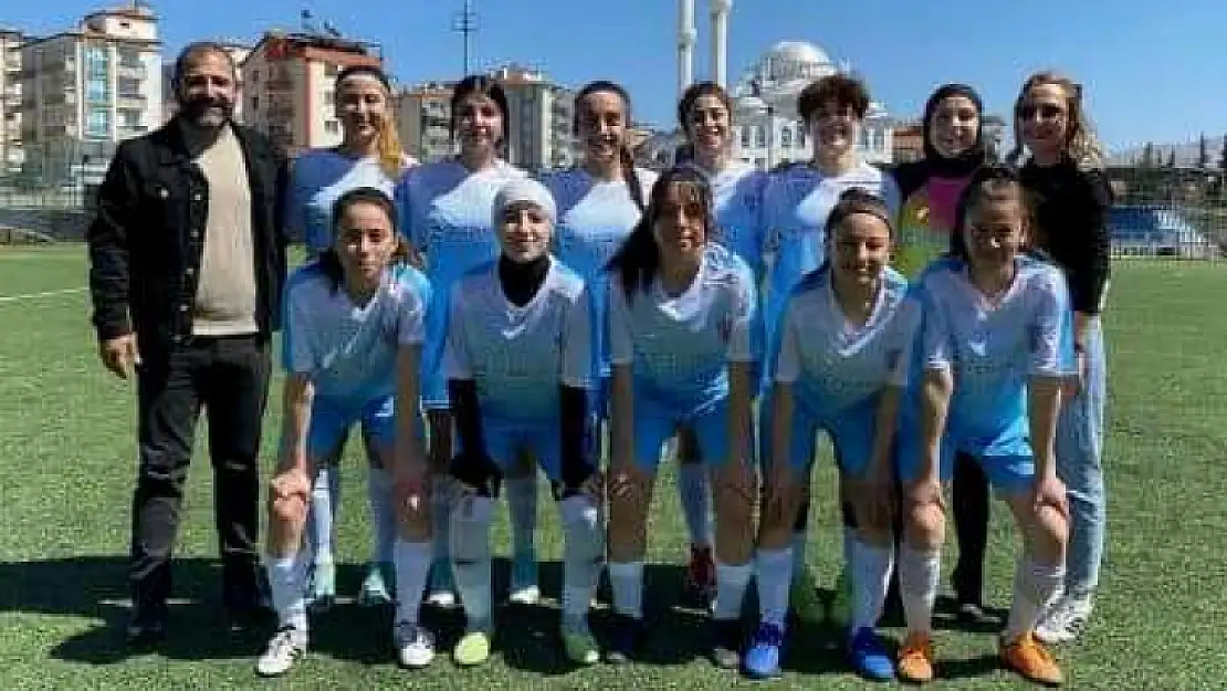 Malatya Bayanlar Spor 9 - Acıyamanspor 1