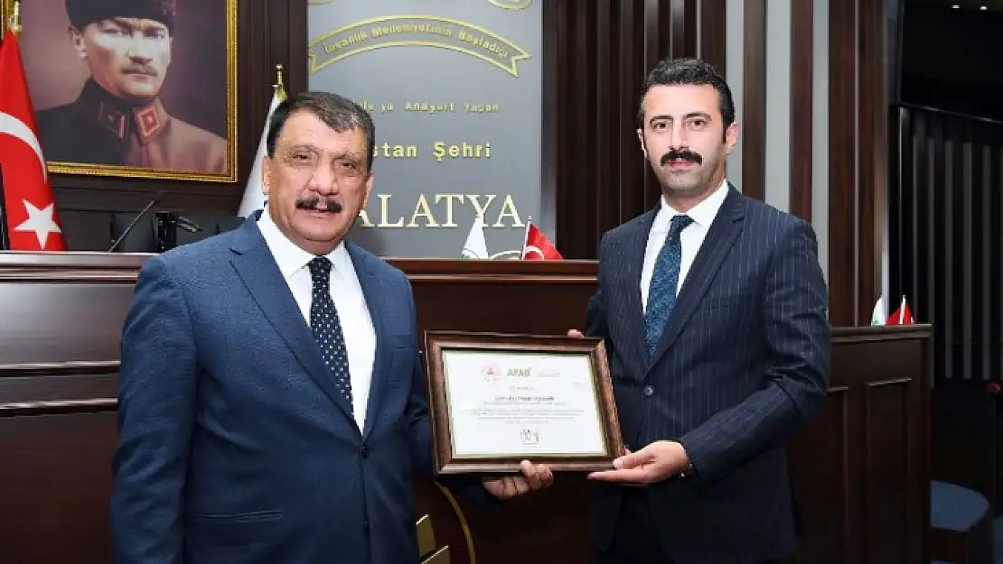 Malatya Büyükşehir Belediyesi afetzedelerin yardımına koşmuştu