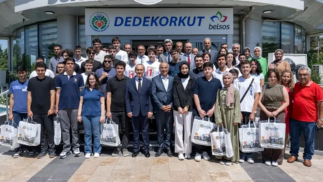 Malatya'da Başarılı Öğrenciler Onuruna Yemek