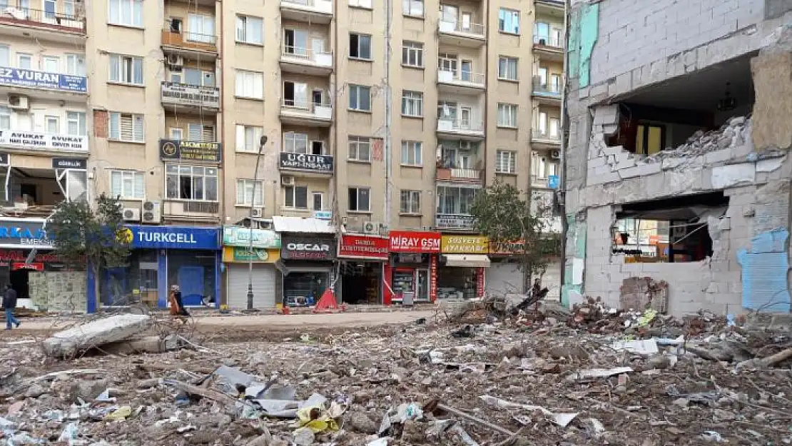 Malatya'da Orta Hasarlı Binalarda Belirsizlik