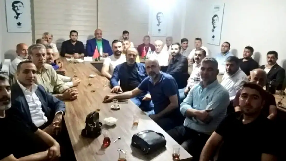 Malatya Halkı Prof. Dr. Ahmet Davutoğlu'nu Bekliyor